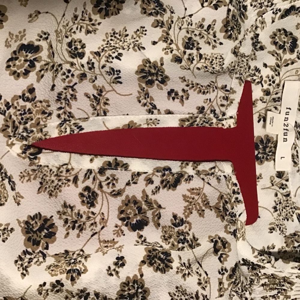 Fun2Fun split-neck blouse, Size large - Picture 5 of 6